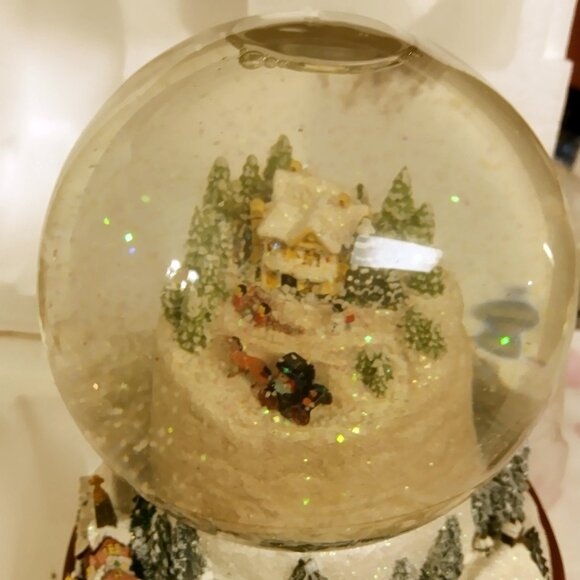Thomas Kinkade Victorian Village Musical Snow Globe - Picture 4 of 8